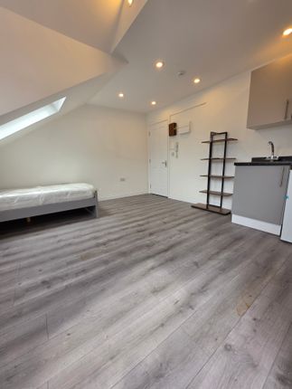 6/678, Holloway Road, London photo 2