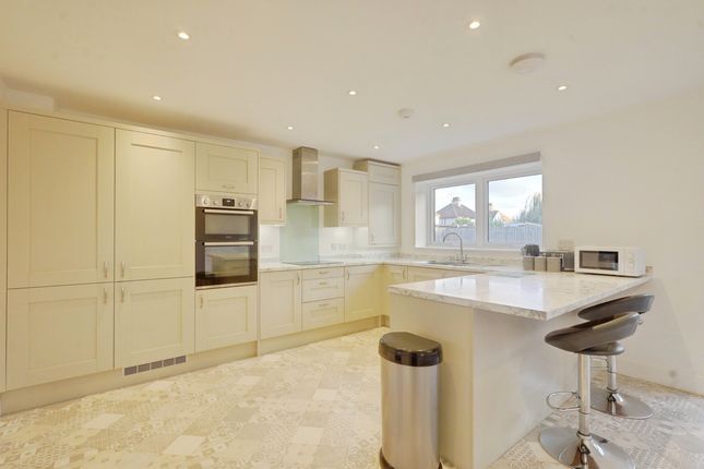 1, Turbot Drive, Great Wakering photo 2