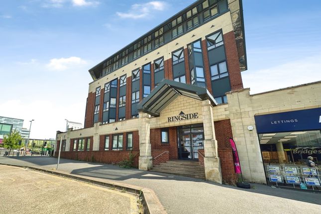 2-bed flat on 29 Ringside,, High Street, Berkshire, £130,000