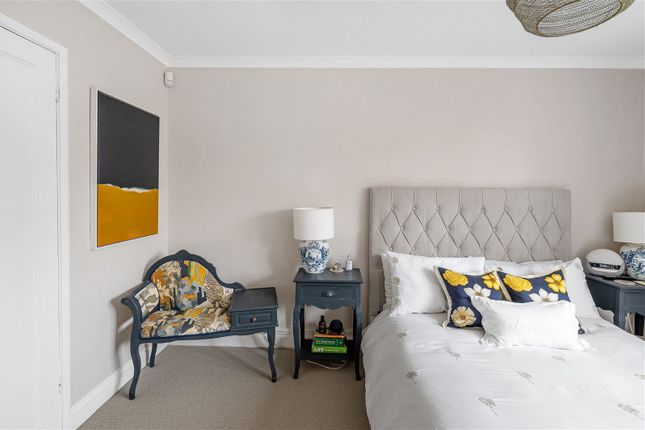 Flat for sale in Kings Avenue, Clapham