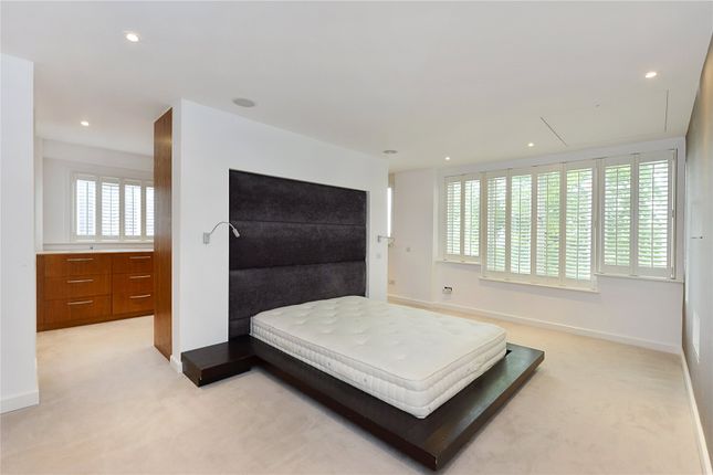 Flat to rent in Fitzjohn's Avenue, Hampstead, London