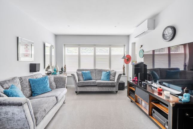 1 Rye Cottages Ermyn Way, Leatherhead photo 3
