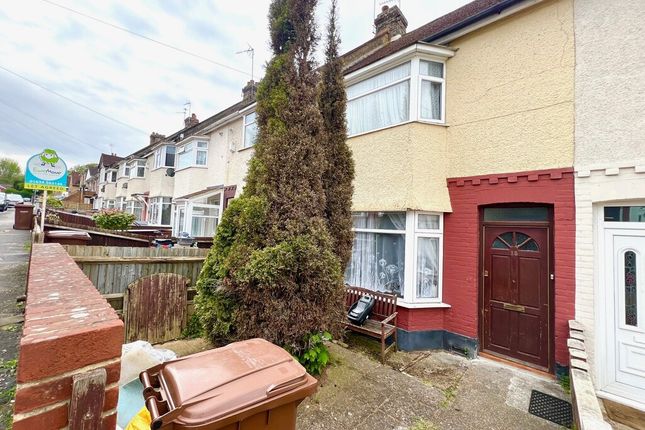 Thumbnail Terraced house to rent in St. Leonards Avenue, Chatham