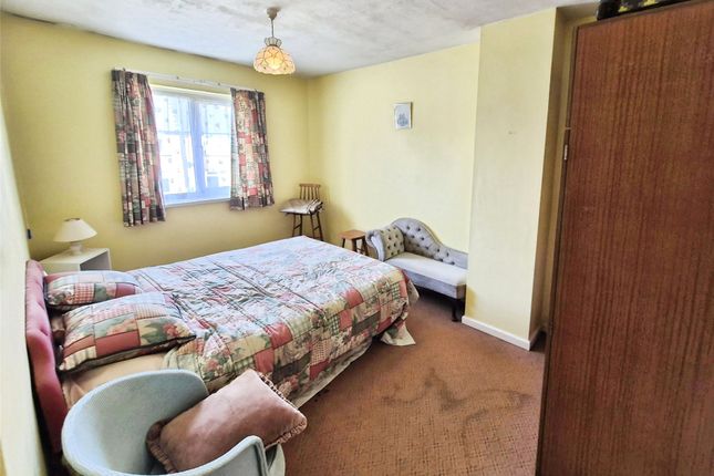 13 Lopes Crescent, Okehampton Devon, Devon photo 4