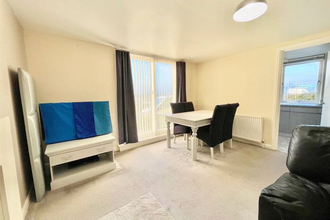 Flat for sale in Windsor Crescent, Clydebank, West Dunbartonshire