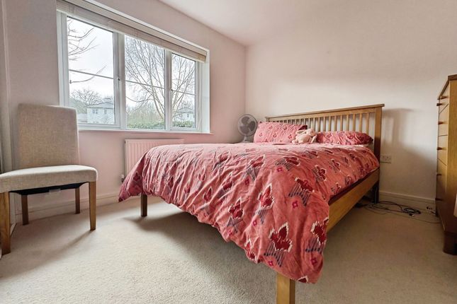 Cox House, 55, Sierra Road, Buckinghamshire photo 5