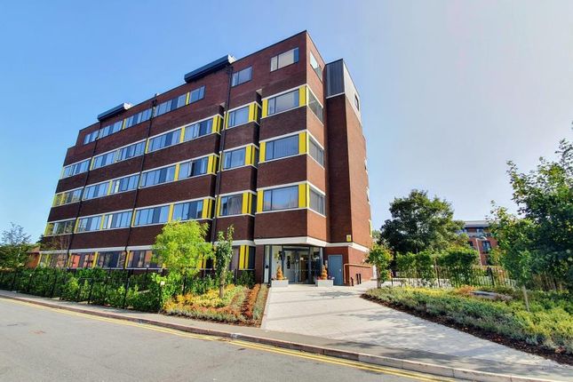 Thumbnail Flat to rent in Union Road, Solihull