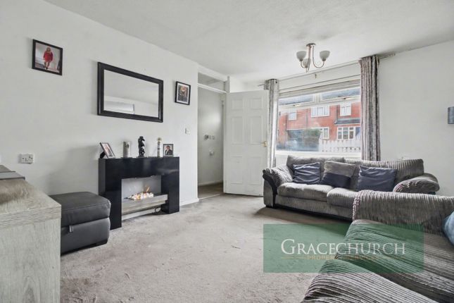 18 Newteswell Drive, Waltham Abbey photo 4