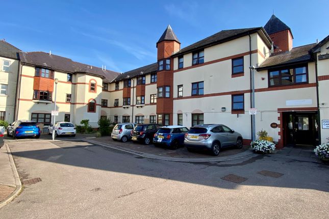 Flat for sale in Maryport Street, Usk