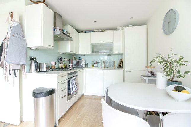 Flat 18, 5, Wenlock Road, London photo 2