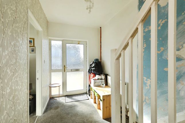 144, Keswick Road, Worksop photo 2