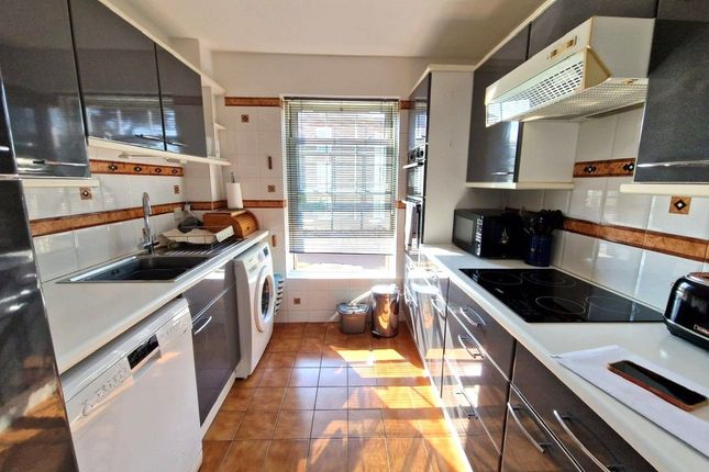 14 Pencarwick House, Louisa Place, Exmouth photo 2
