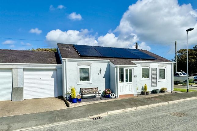 Thumbnail Detached bungalow for sale in Llwyn Gwalch Estate, Morfa Nefyn, Pwllheli