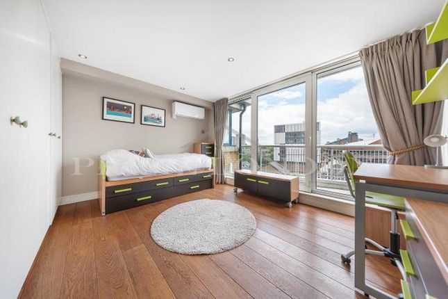 Flat to rent in Bishops Wharf House, Battersea, London