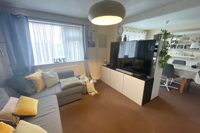 58, Wexham Close, Luton photo 2