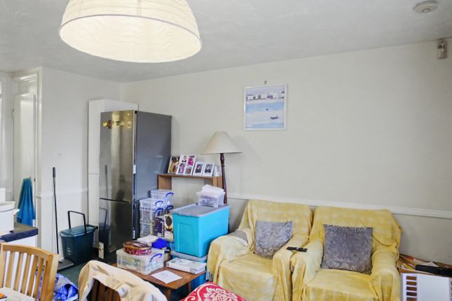 51, Viewfield Close, Harrow photo 4
