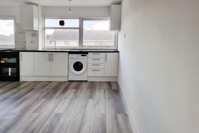 Thumbnail End terrace house to rent in Sherd Close, Luton