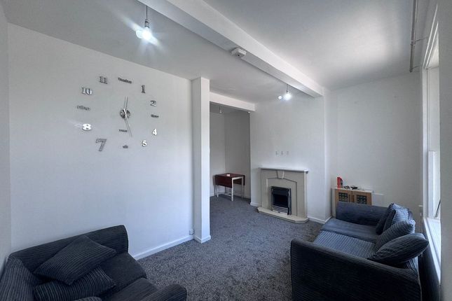 4,, Meltham Road, Huddersfield photo 2