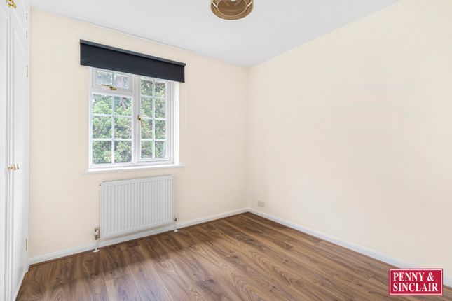 Terraced house to rent in Cunliffe Close, Oxford