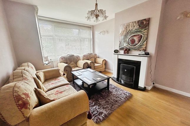 21, Lawfred Avenue, West Midlands photo 2