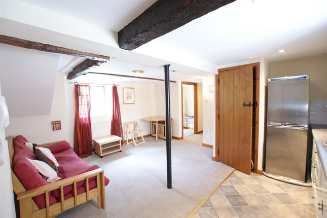 Flat for sale in The Corn Barn, St Nicholas Church Street, Warwick