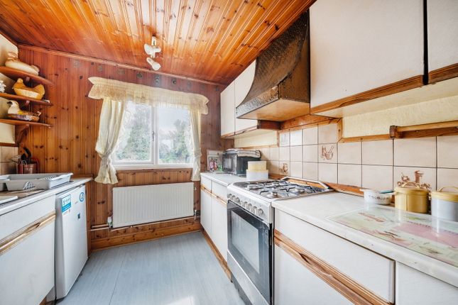 12, Little Lullenden, Lingfield photo 4