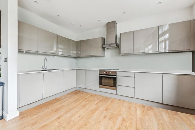Thumbnail Flat to rent in High Road, Chiswick