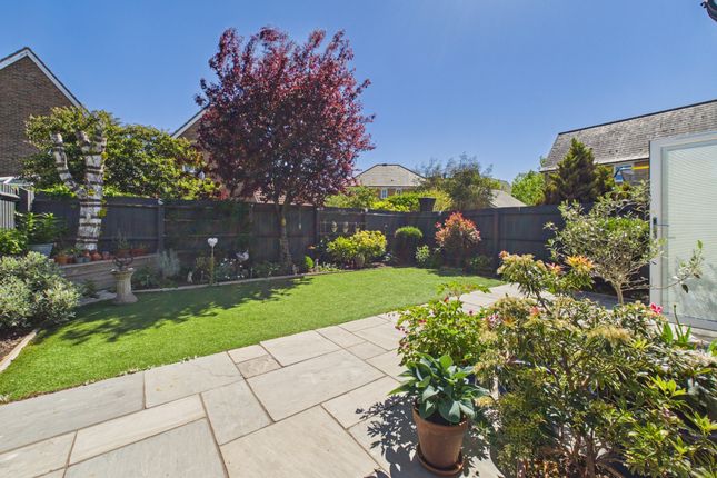 3-bed house on 15, Pochard Close, Chatham, £425,000