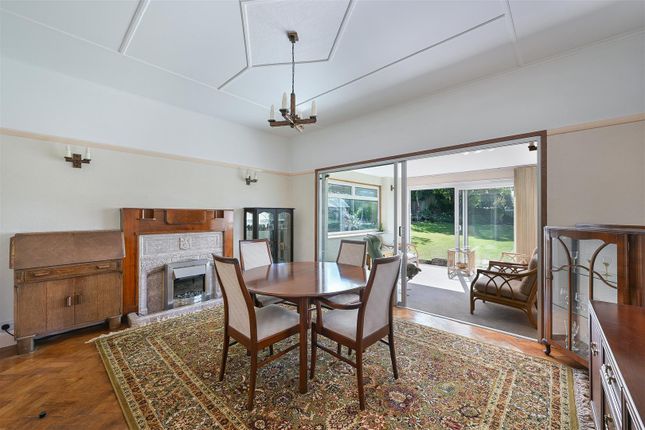 31, Greenhayes Avenue, Banstead photo 4