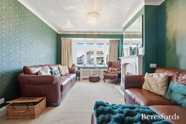 2, Stour Way, Upminster photo 4