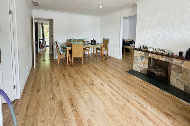 10, Briarwood Drive, Cardiff photo 2