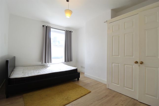 45, Copperfield Grove, Leeds photo 5