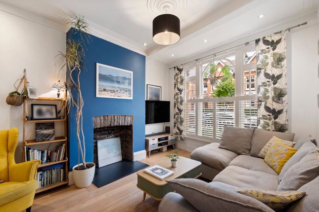 72, Dinsmore Road, London photo 2