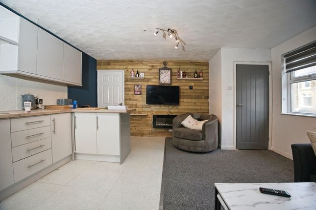 37, John Street, BRIDGEND photo 3