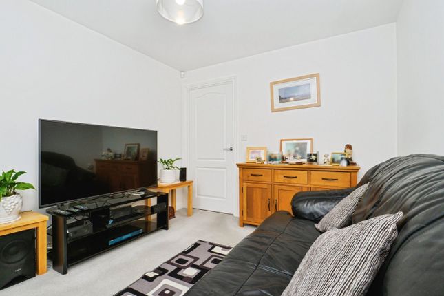 24, Hagger Drive, Hawkinge photo 3