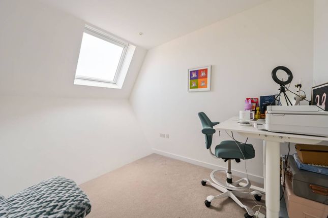 Terraced house to rent in Apple Tree Road N17, Tottenham, London,