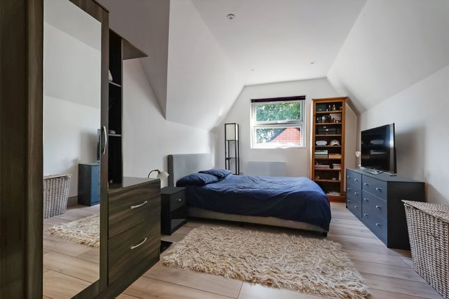 Flat 13, Park House 77-81,, Bell Street, Surrey photo 4