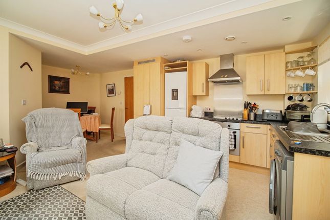 Flat 10, Corallian Court, Kirtleton Avenue, Weymouth photo 3