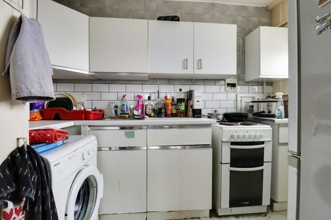 Flat 66, Elliston House, London photo 4