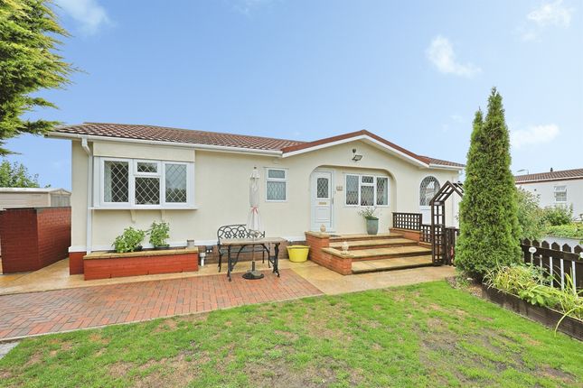 55, Redhill Lane, Thetford photo 2