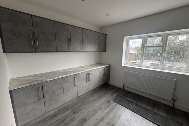 4 Bed Flat To Rent Greenford Avenue