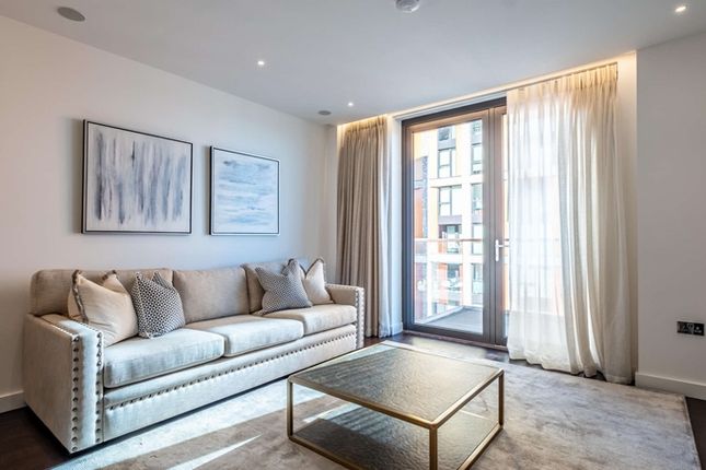 Flat to rent in Thornes House, 4 Charles Clowes Walk, London