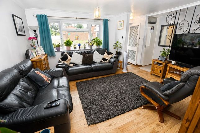 5, Brogden Crescent, Maidstone photo 3