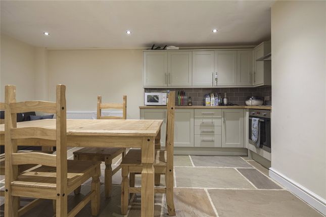 72 Fitzwilliam Street, Huddersfield photo 3