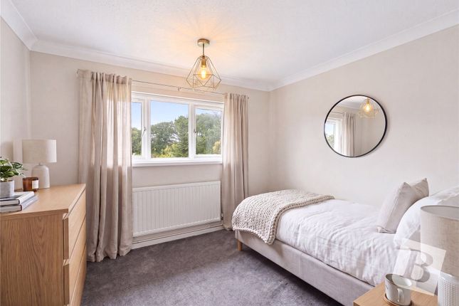 110, The Knares, Essex photo 4