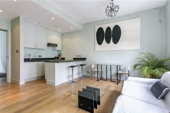 Flat to rent in Talbot Road, London