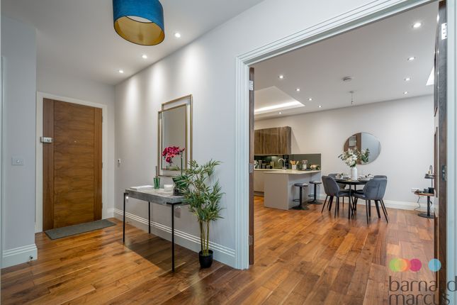 Flat for sale in Parkland Views, Muswell Hill, London