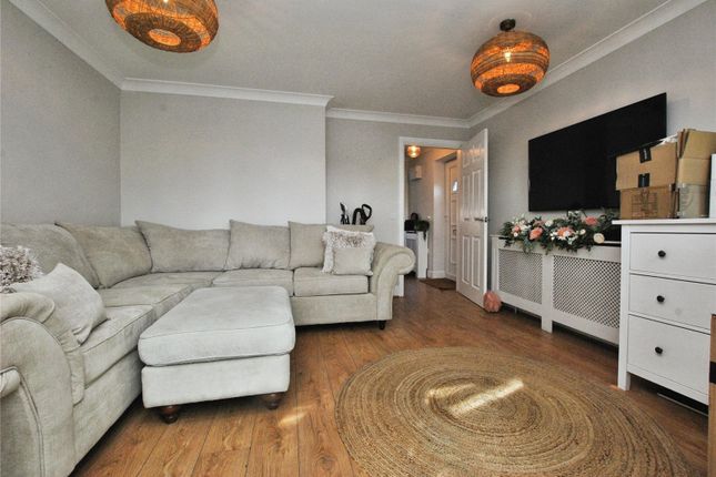 142, Heath Drive, Essex photo 3