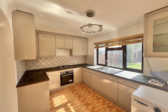 100, Ashley Drive, Hertfordshire photo 5