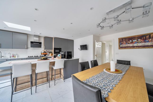 18, Goodhall Close, Stanmore photo 4